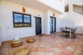 Beautiful apartment with seaview, garden and pool
